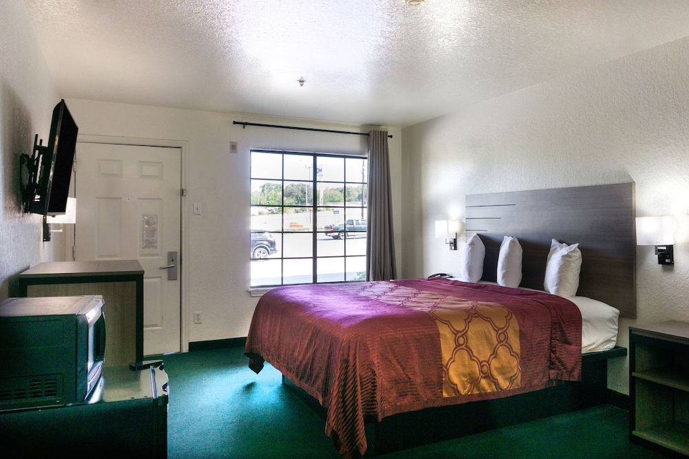 OYO Inn & Suites Medical Center San Antonio - photo 9