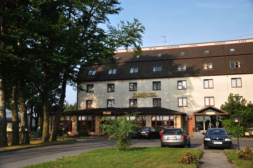 Parkhotel Economic — hotel in Wielka Wies