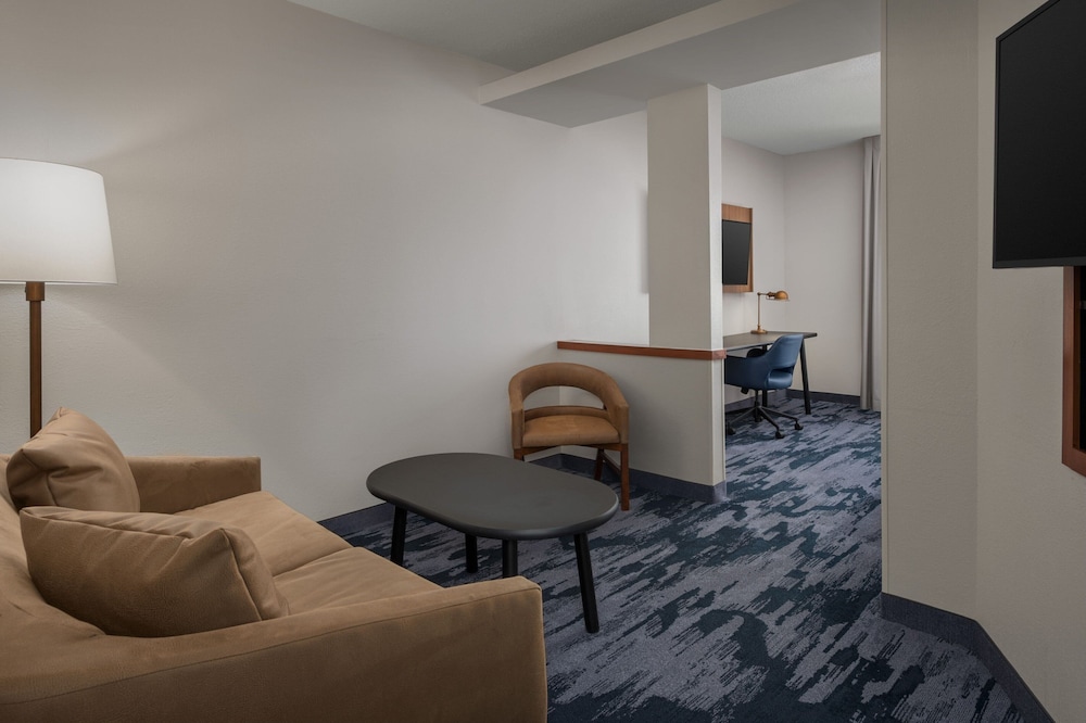 Fairfield Inn & Suites by Marriott Roanoke Hollins I 81 - photo 18