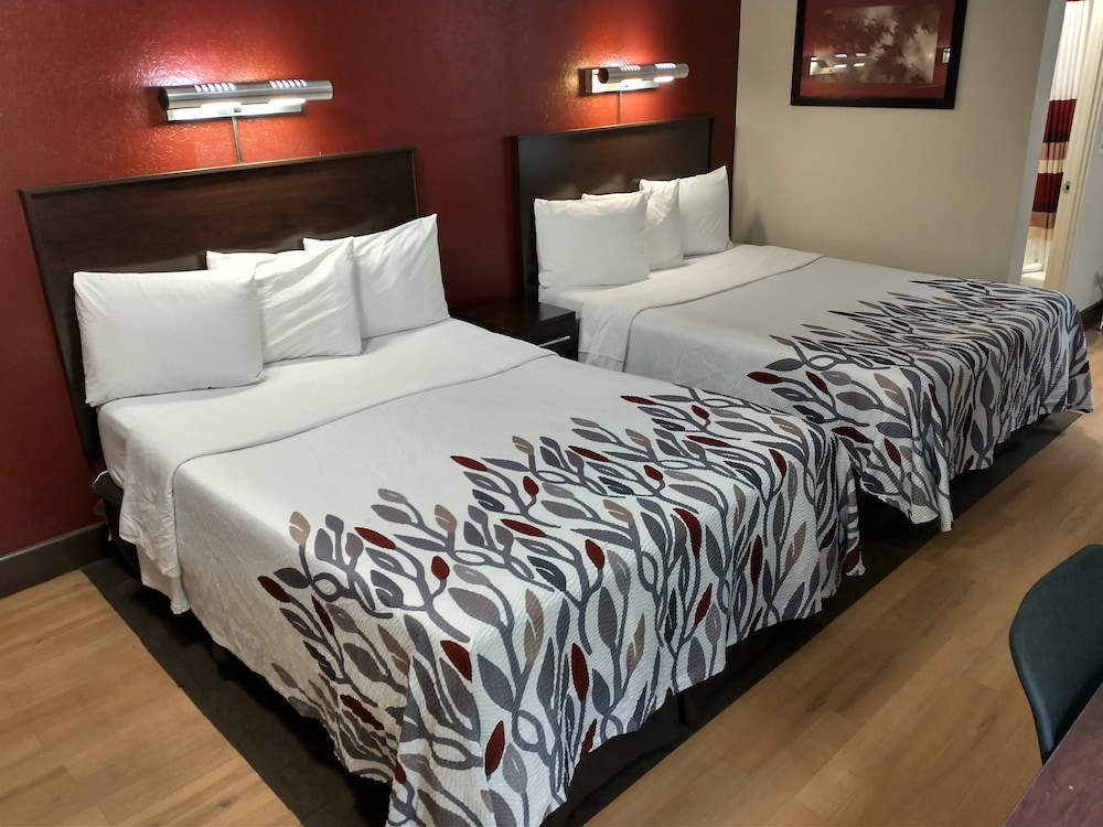 Red Roof Inn Santa Ana - photo 7