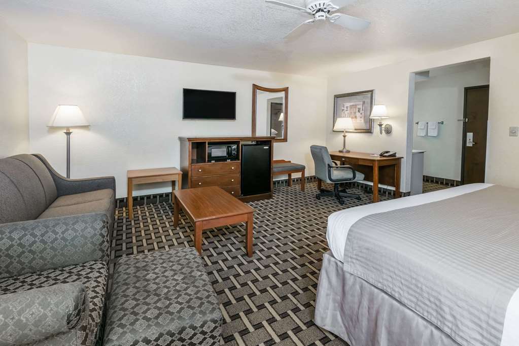Baymont by Wyndham Arlington At Six Flags Dr - photo 11