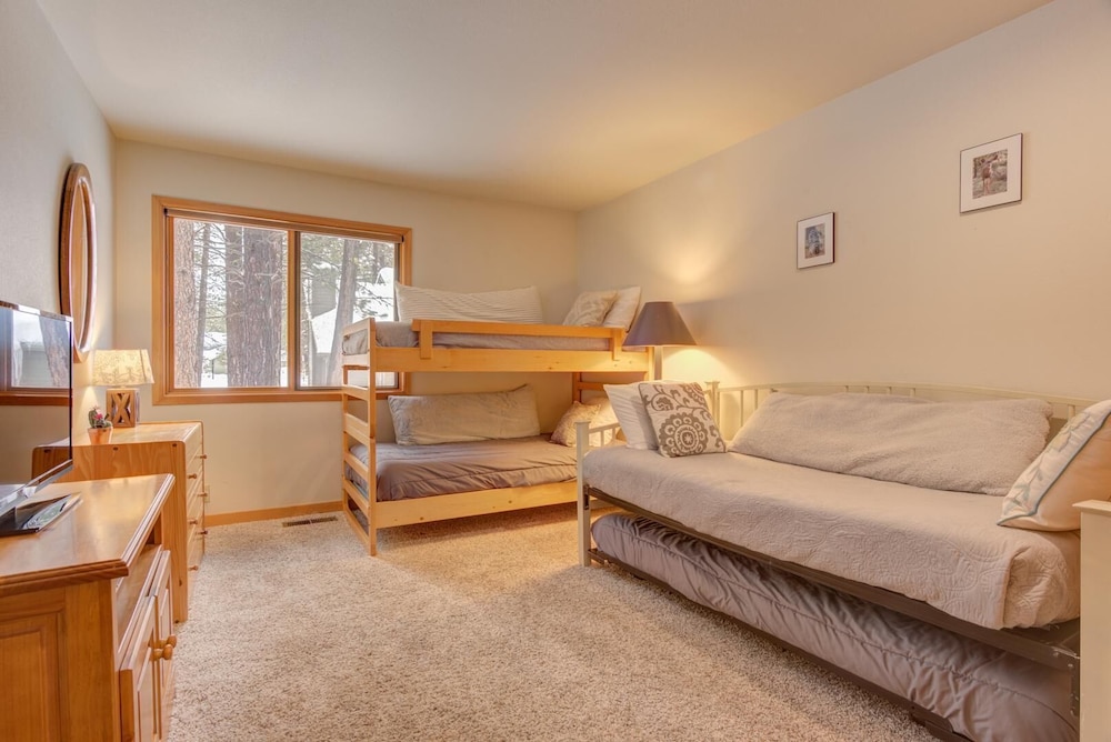 Awbrey Lane #7 by Village Properties at Sunriver - photo 5