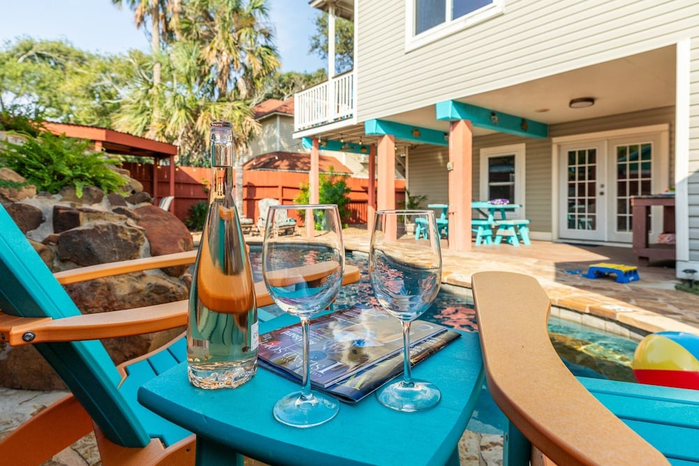 Tortuga Inn - photo 32