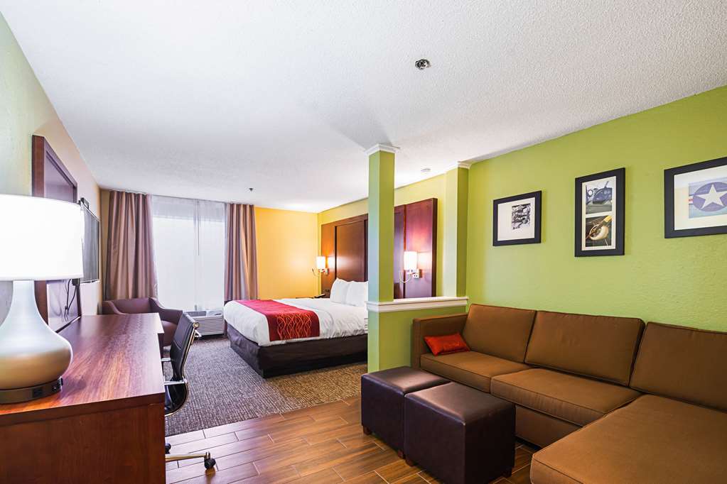 Comfort Inn & Suites Dayton Northwest Englewood - photo 15