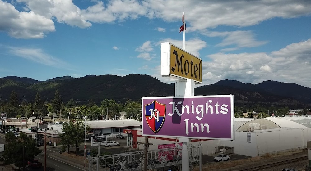 Knight's Inn Motel — hotel in Grants Pass