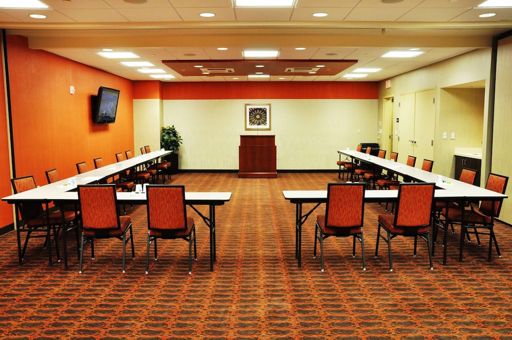 Hampton Inn & Suites Cincinnati Uptown University Area - photo 37