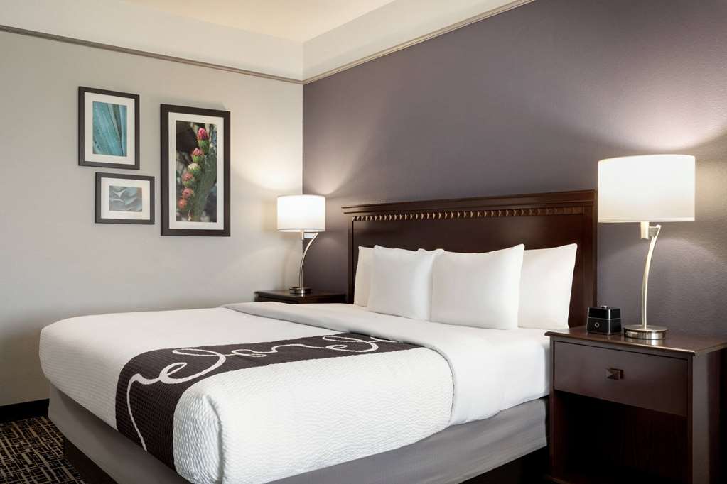La Quinta Inn & Suites by Wyndham Dumas - photo 27