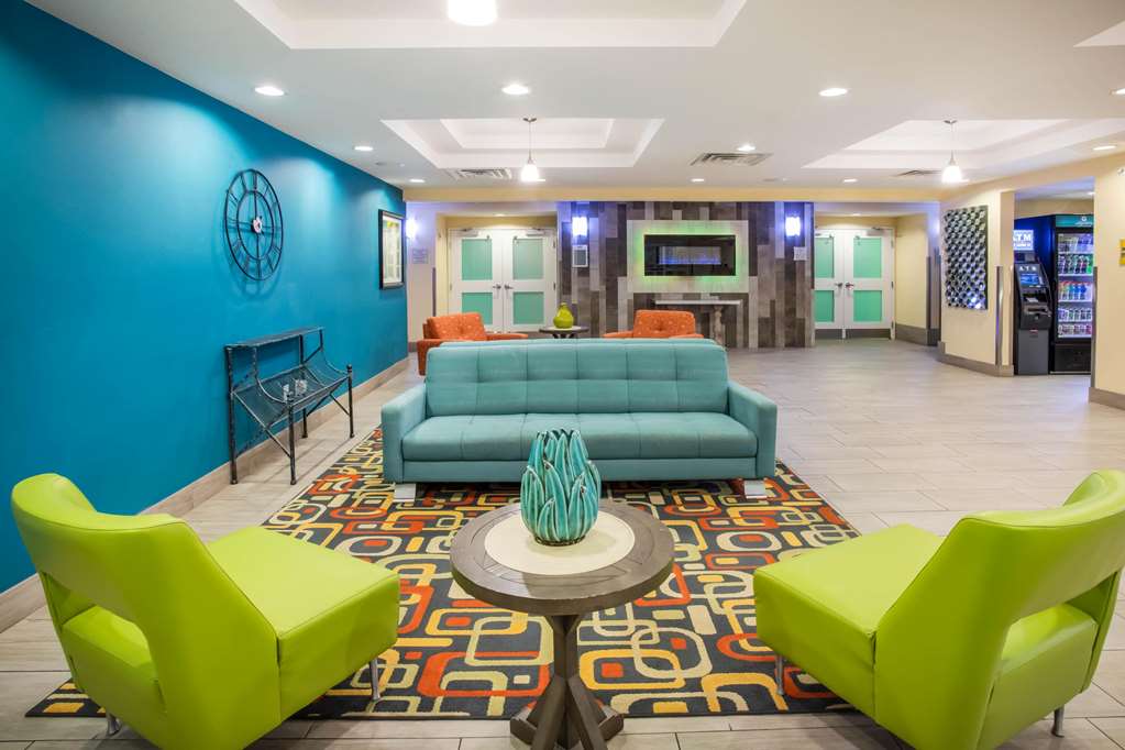La Quinta Inn & Suites by Wyndham Rochester Mayo Clinic S - photo 6