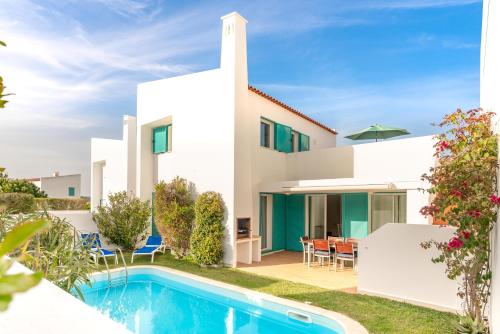 L&A Villa with Private heated Pool in Prainha — 4-Star Luxury Hotel in Alvor, Portugal