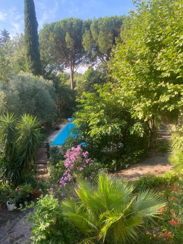 Le Repaire Magique - last minute hotel in Unknown City