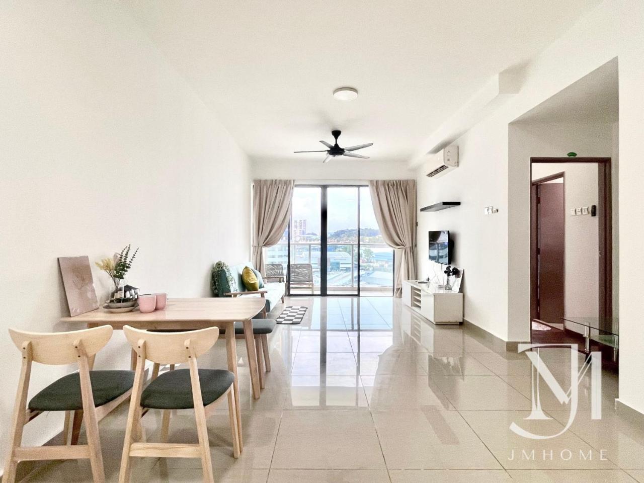 Amerin 2BR City View Family Suite #8 — 4-Star Luxury Hotel in Kuala Lumpur, Malaysia