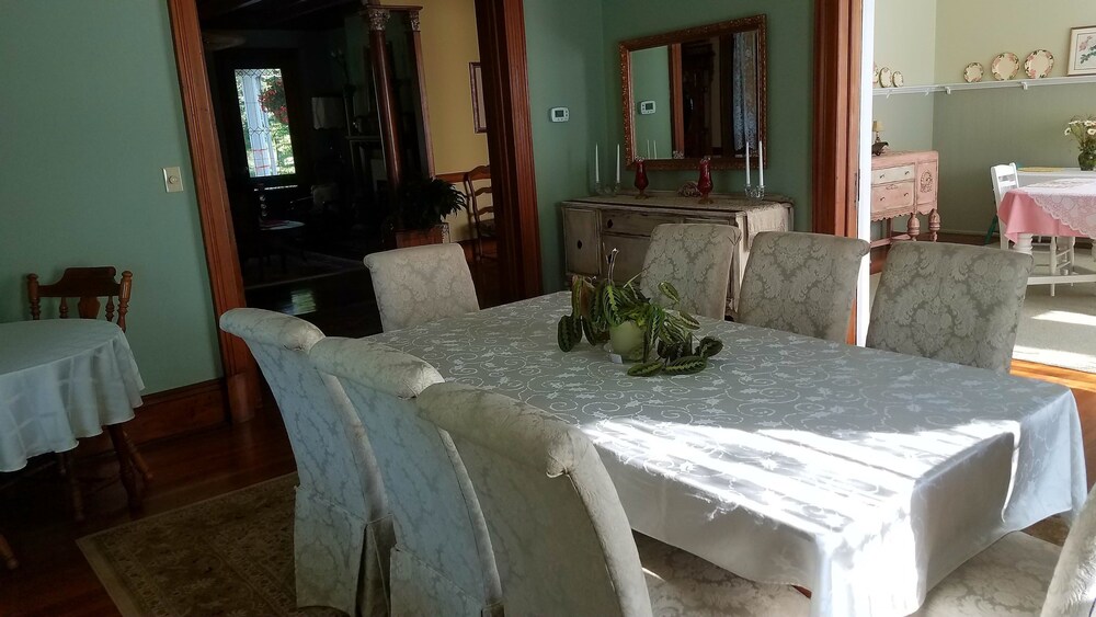 The Old Victorian Inn - photo 20