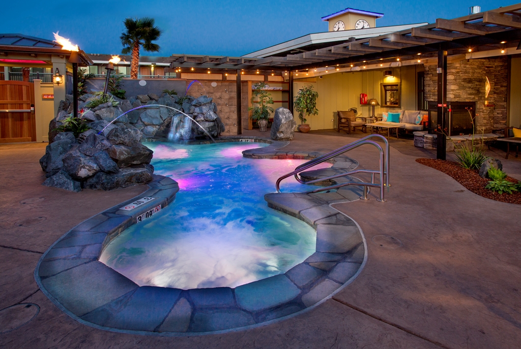 Best Western Plus Humboldt Bay Inn - photo 11