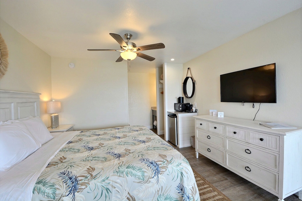 Lighthouse View Oceanfront Lodging - photo 13