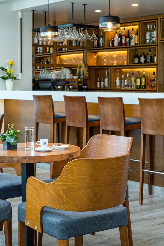 מזון ומשקאות