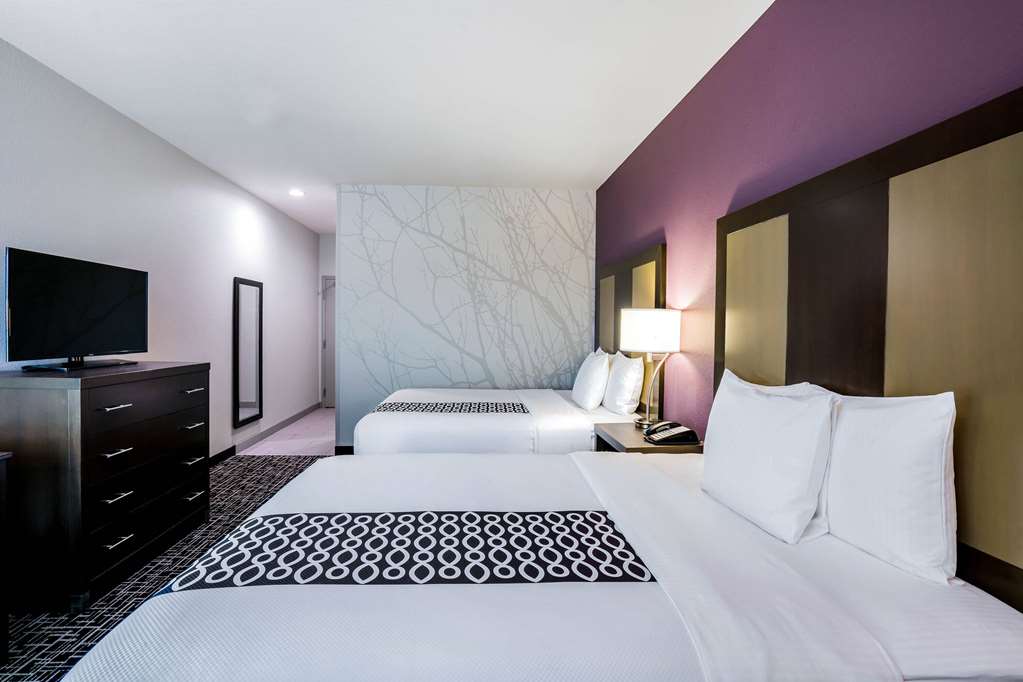 La Quinta Inn & Suites by Wyndham Houston Cypress - photo 17