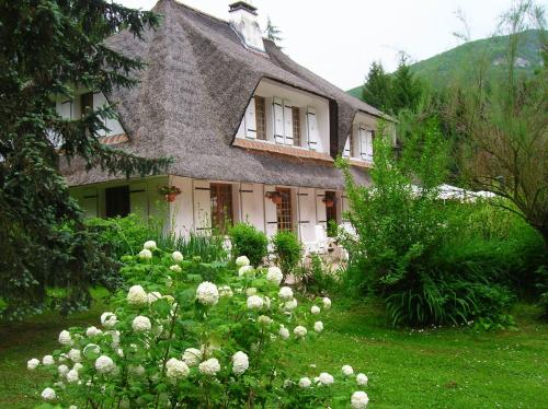 Hôtel Restaurant Les Rochers et La Chrissandière — hotel in La Balme-De-Sillingy