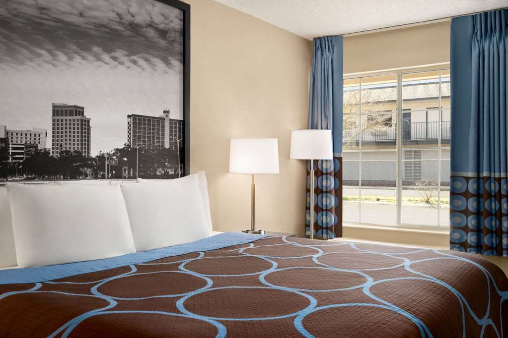 Super 8 by Wyndham Gulfport Airport NW Near Biloxi - photo 33