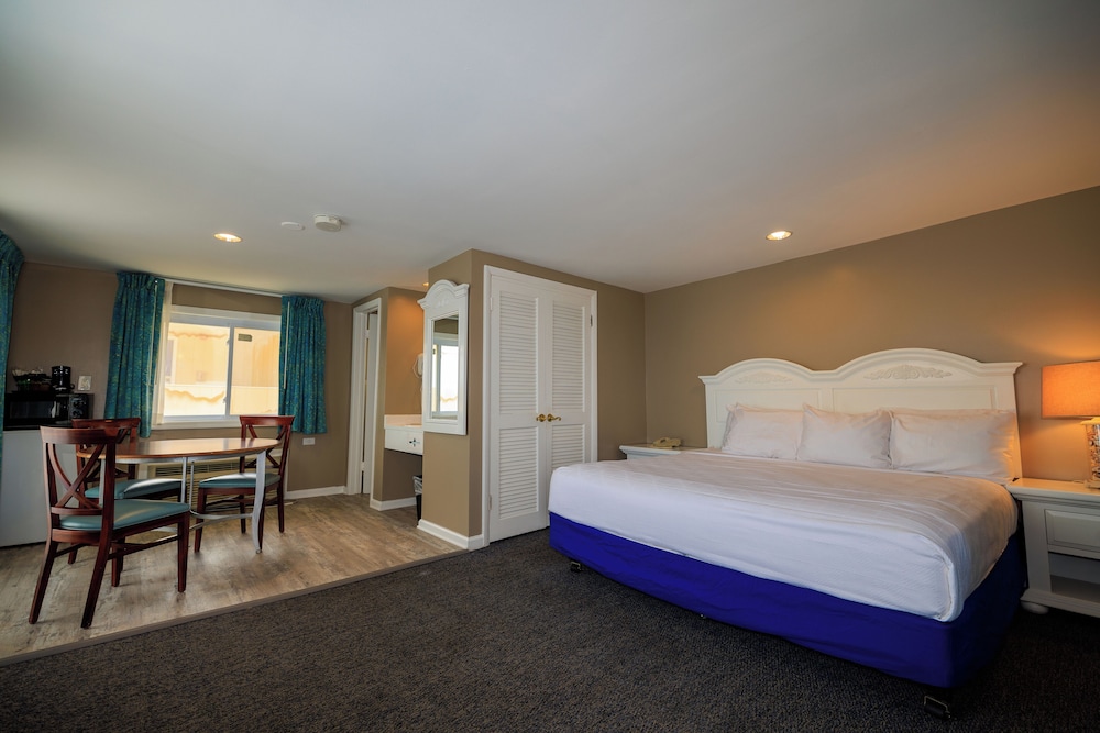 The White Sands Oceanfront Resort & Spa - photo 16