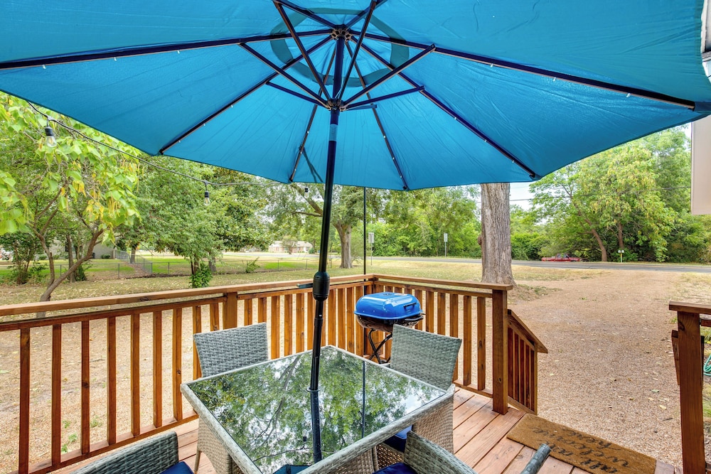 Lindale Vacation Rental with Deck and Grill - featured photo