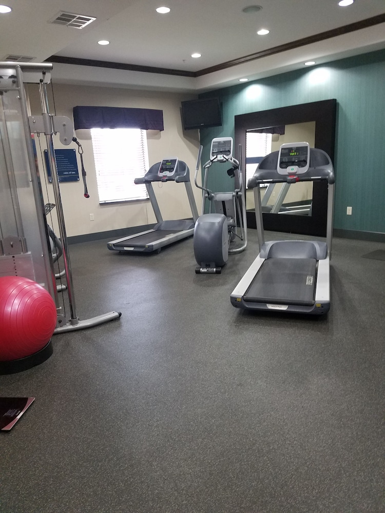 Hampton Inn & Suites Center - photo 15