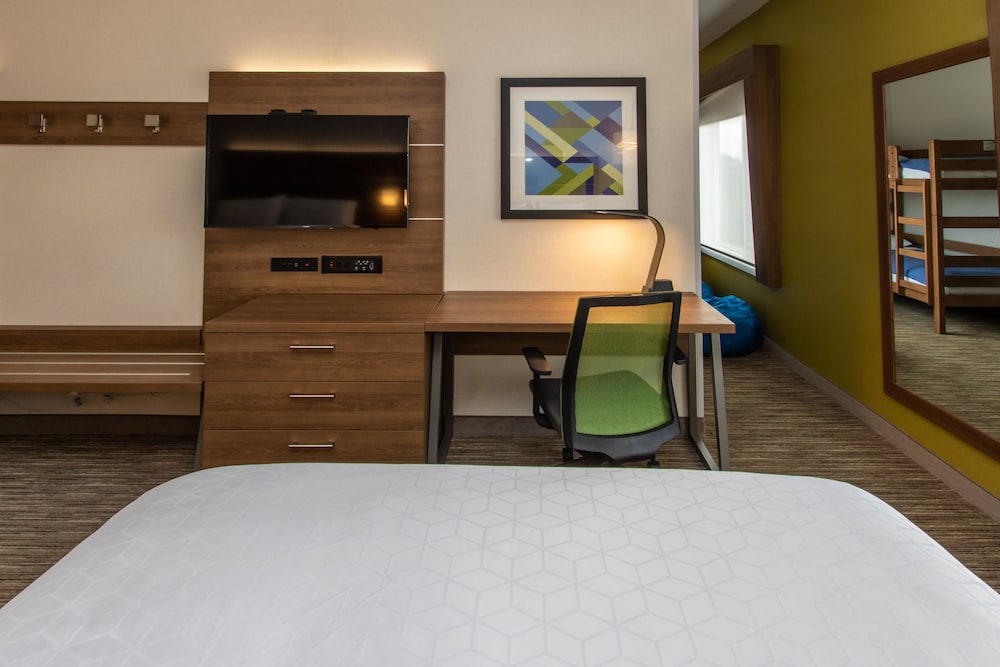 Holiday Inn Express Hotel & Suites Roseville Galleria Area by IHG - photo 18