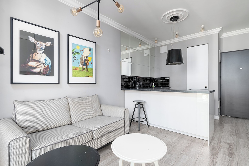 RentPlanet Apartament Siedmiogrodzka — 4-Star Luxury Hotel in Warsaw, Poland