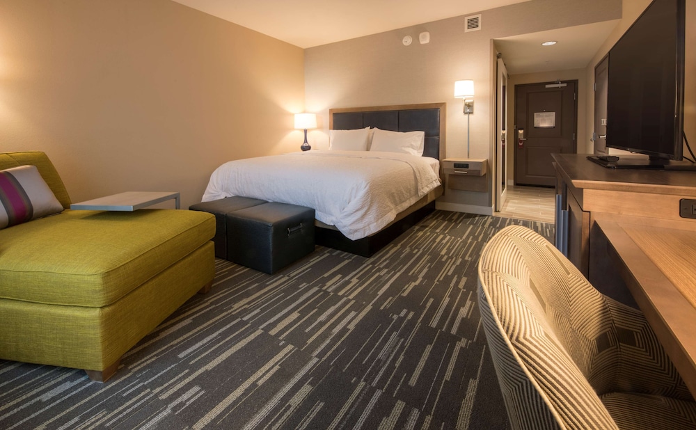 Hampton Inn & Suites Seattle Redmond - photo 14