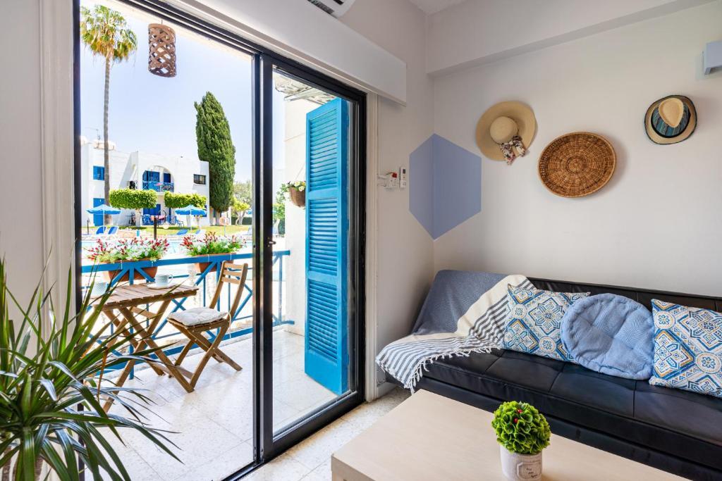 Sea Breeze 1 Br Apt in Pyla