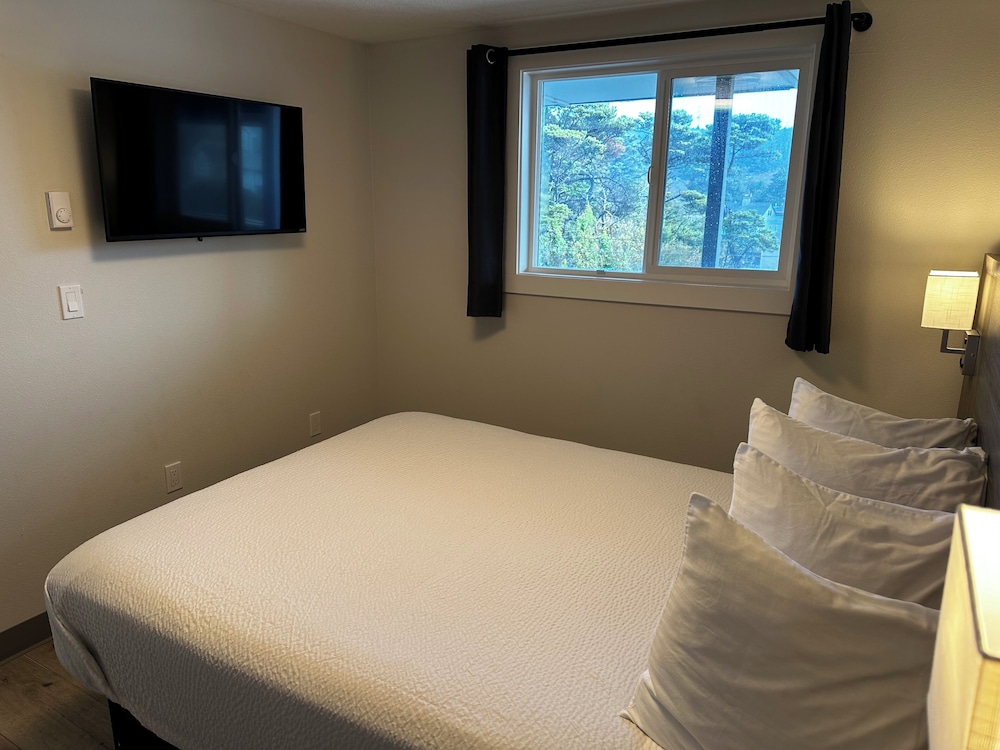 West Beach Suites - photo 46