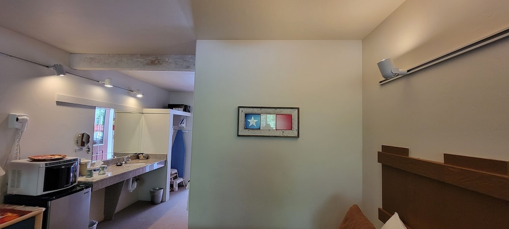 Hot Springs Inn - photo 32