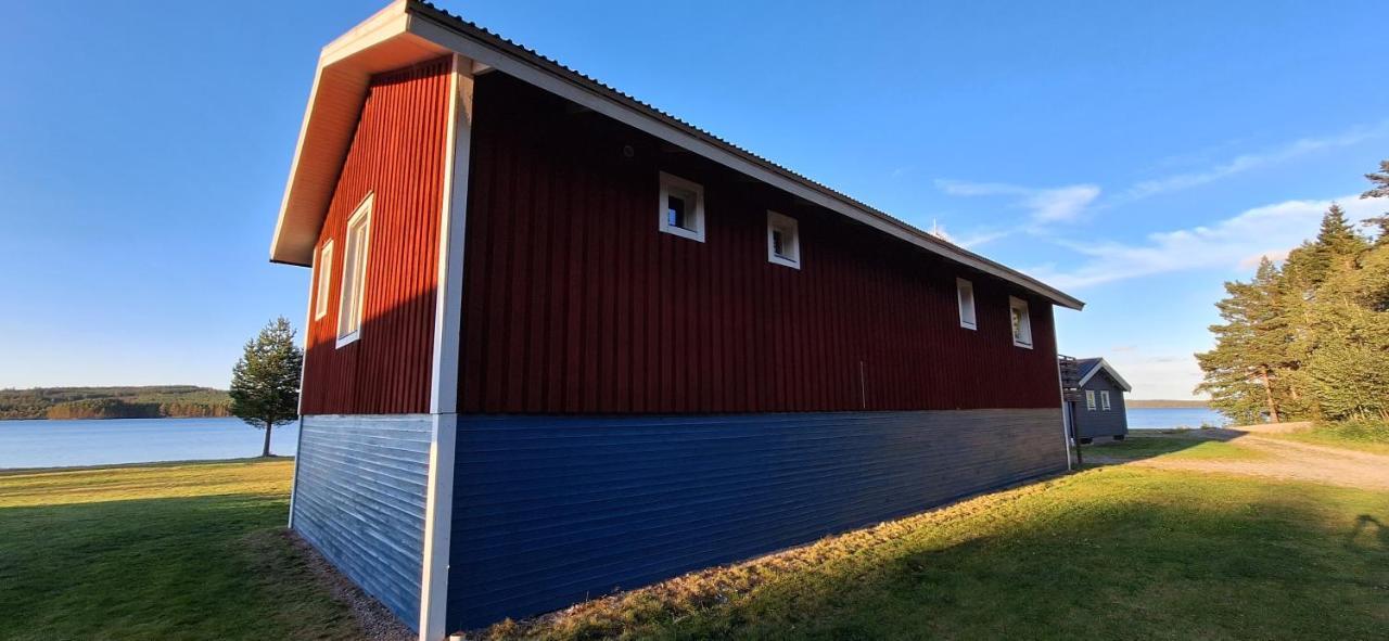 Lakeview Houses Sweden Red House — 4-Star Luxury Hotel in Svaerdsjoe, Sweden