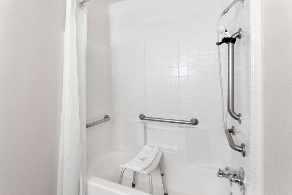 Microtel Inn & Suites by Wyndham Wellton - photo 9