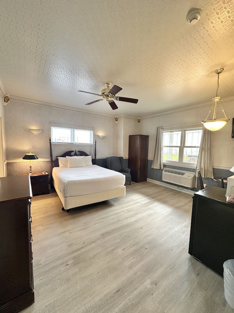 The Blue Heron Inn - photo 6