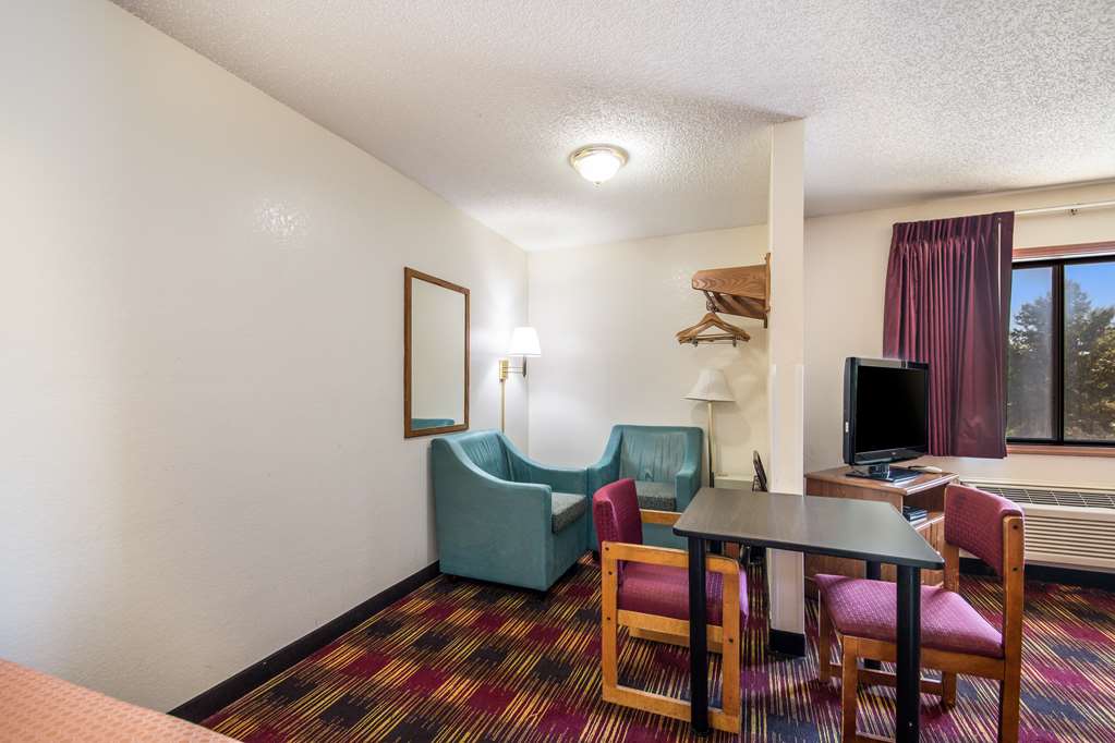 Americas Best Value Inn & Suites Harrisonville - photo 9