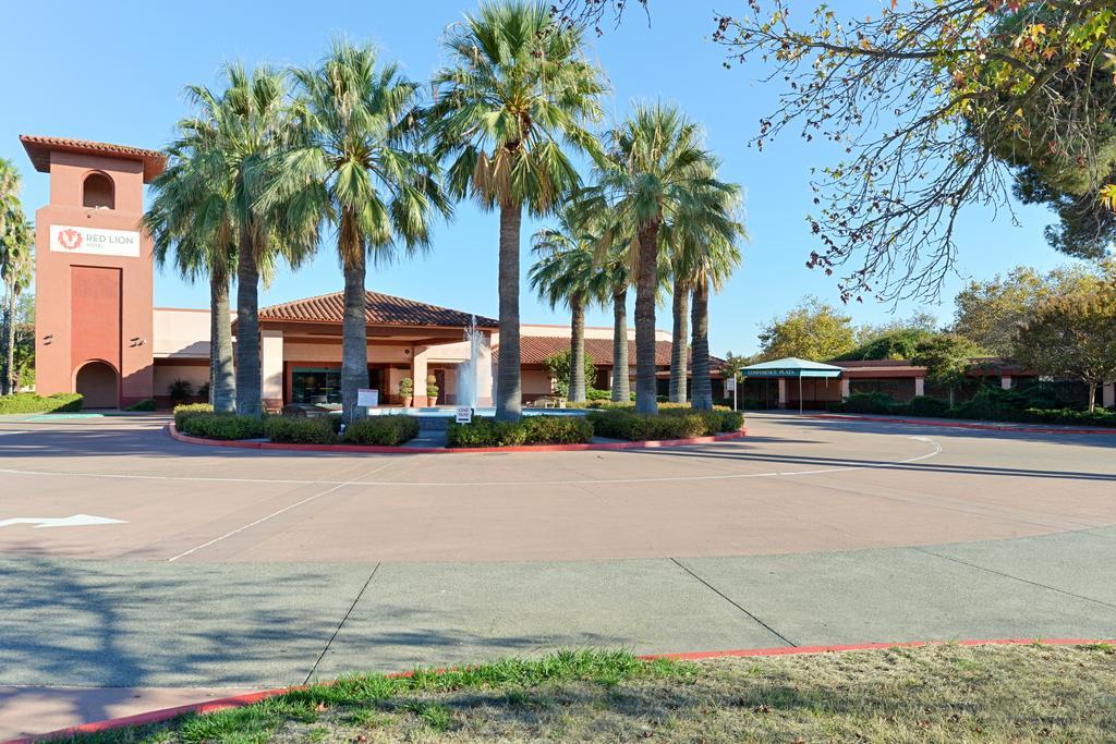 Red Lion Woodlake & Conference Center - featured photo