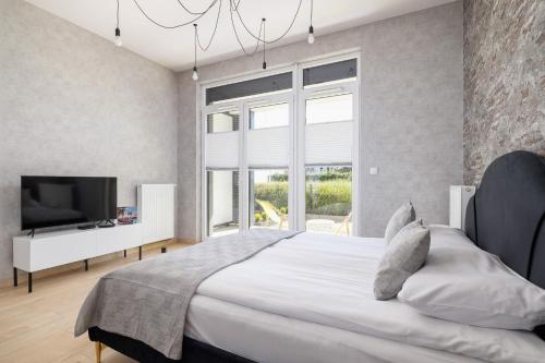 Kraków Studio with Parking & Terrace near Zalew Bagry by Renters Prestige — 4-Star Luxury Hotel in Krakow, Poland