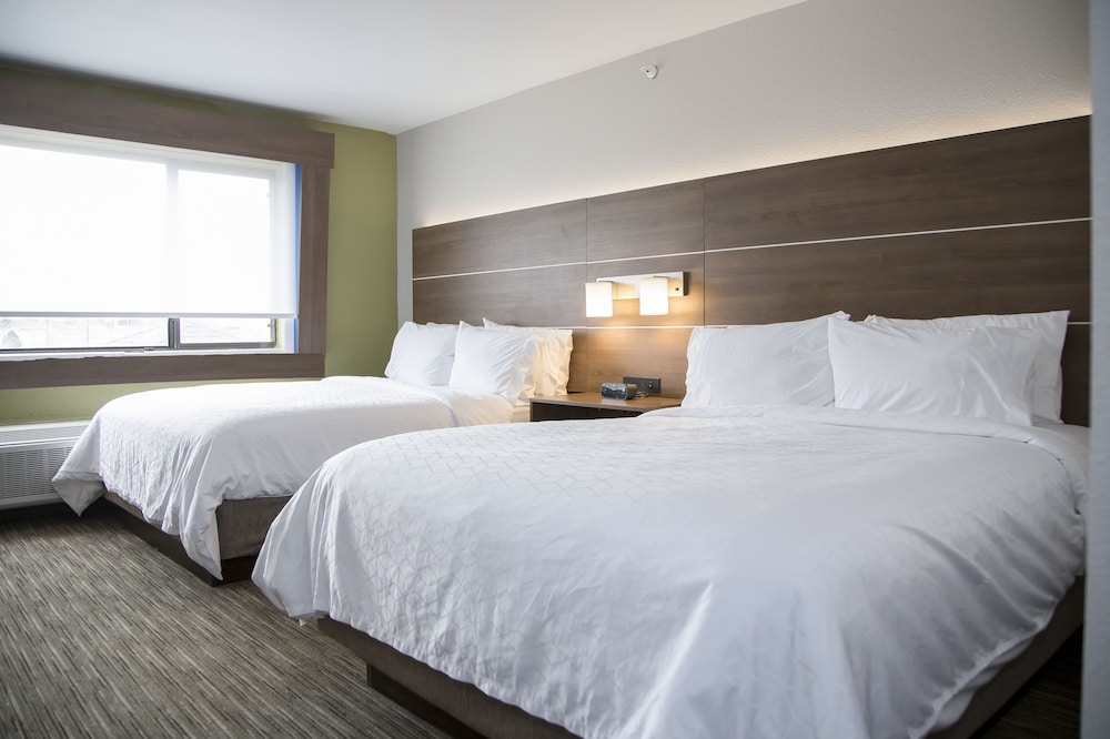 Holiday Inn Express & Suites Colorado Springs North by IHG - photo 4