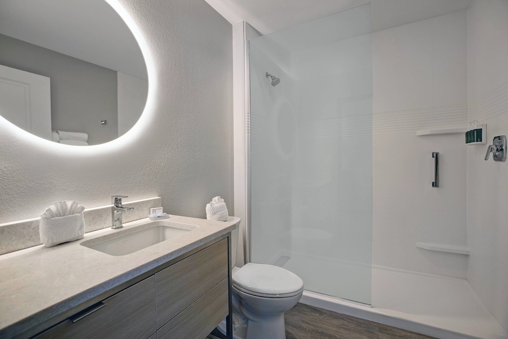 TownePlace Suites by Marriott Phoenix Glendale Sports & Entertainment District - photo 21