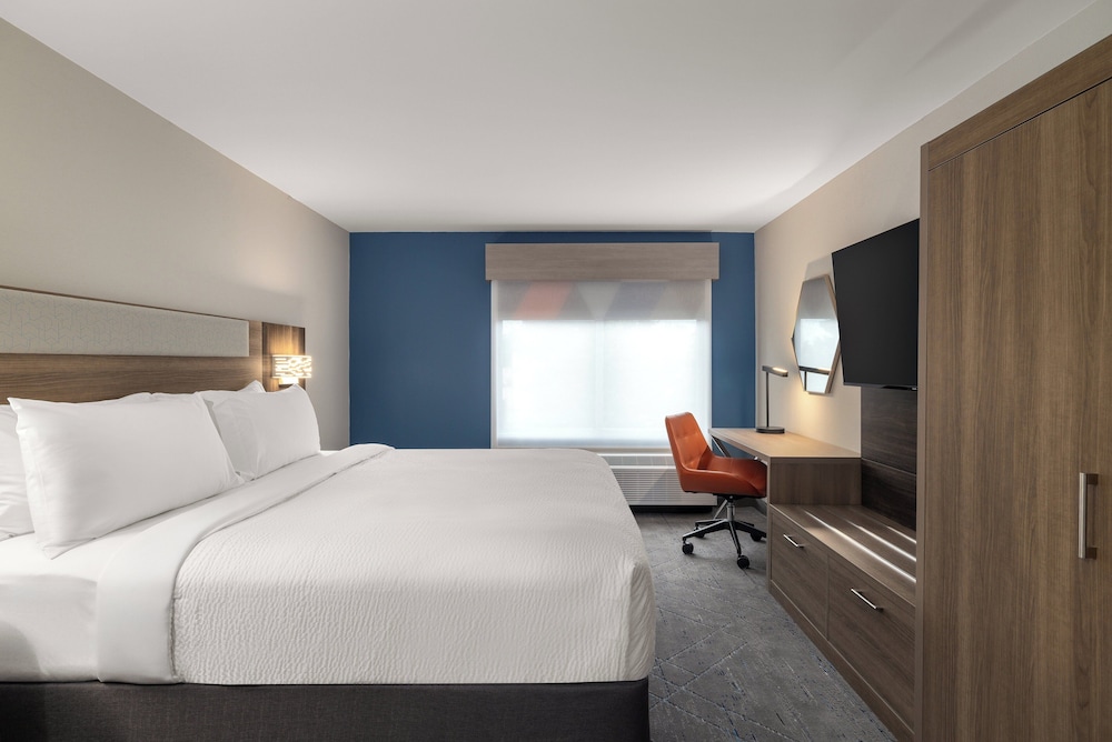 Holiday Inn Express Fayetteville Fort Bragg by IHG - photo 11