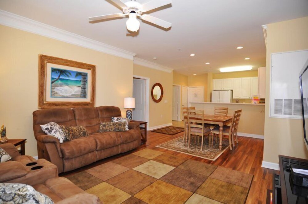 Calabash Condo with Patio and Golf Course Views — 4-Star Luxury Hotel in Calabash, United States