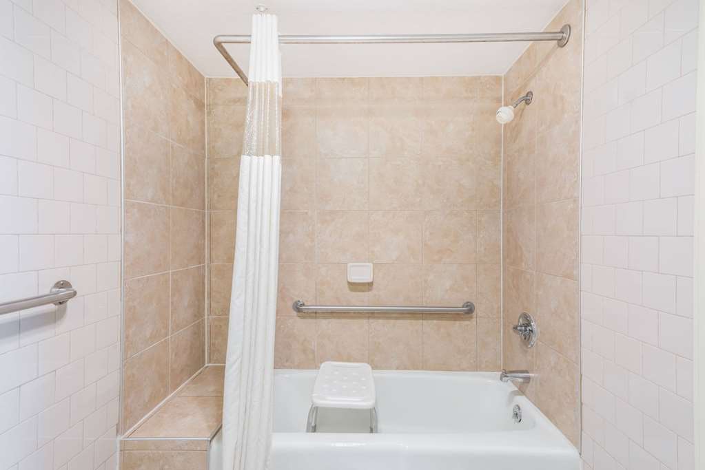 Days Inn by Wyndham Hannibal - photo 17