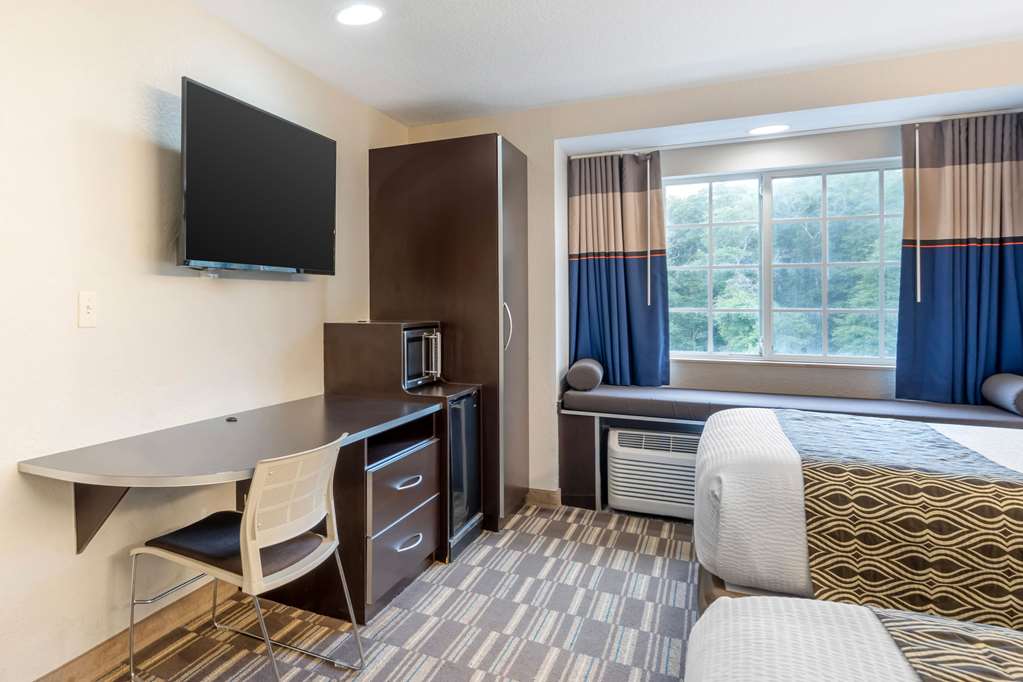 Microtel Inn & Suites by Wyndham Brooksville - photo 23