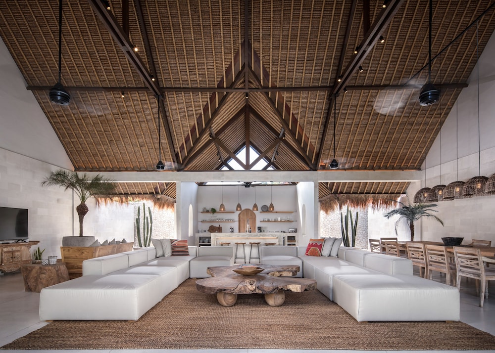 Villa Massilia Bali — 4-Star Luxury Hotel in Seminyak, Indonesia