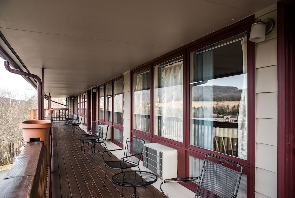 Cliff Dwellers Inn - photo 67
