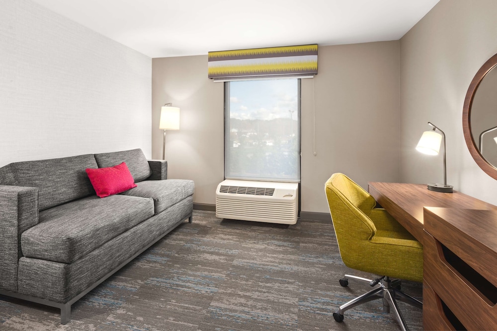 Hampton Inn Seekonk - photo 7