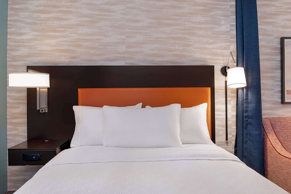 Home2 Suites by Hilton Gainesville Medical Center - photo 13