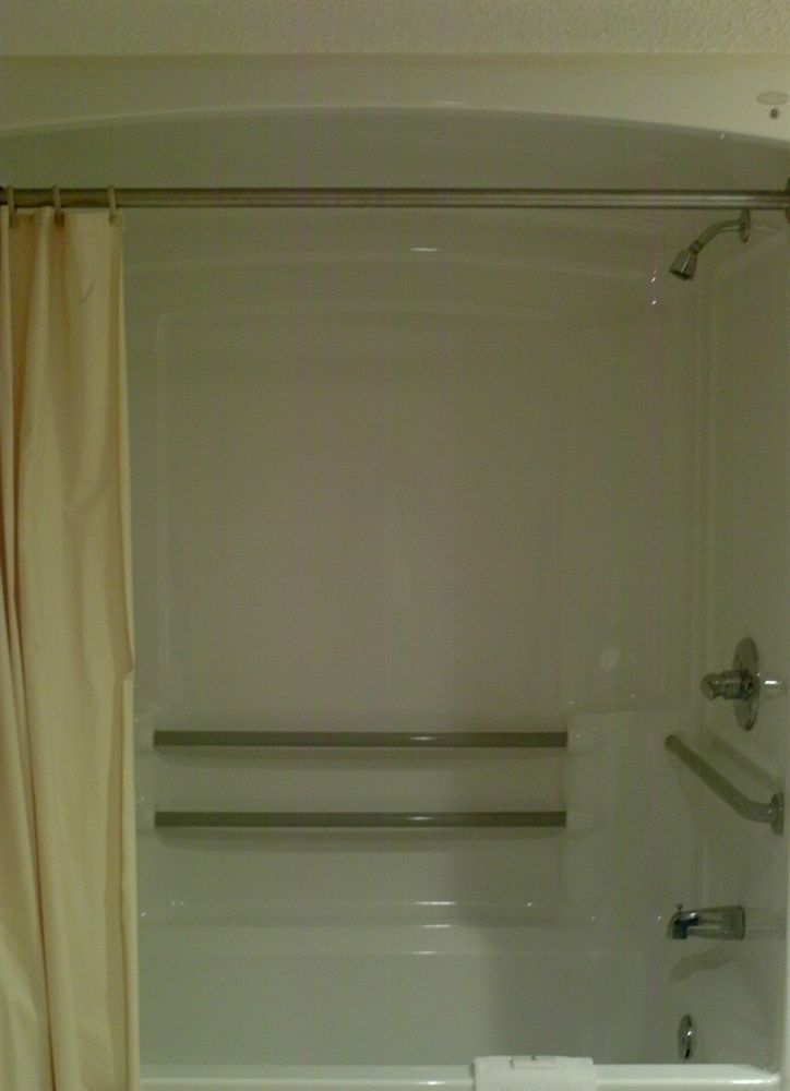 Campton Parkway Inn - photo 21