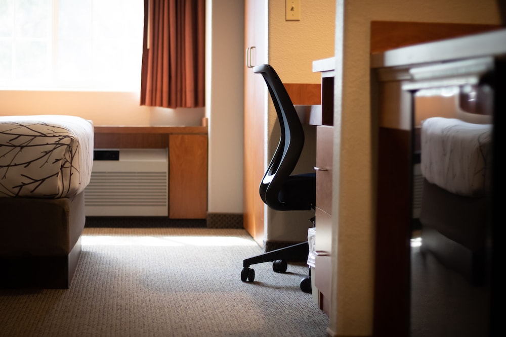 Monument Inn & Suites - photo 21