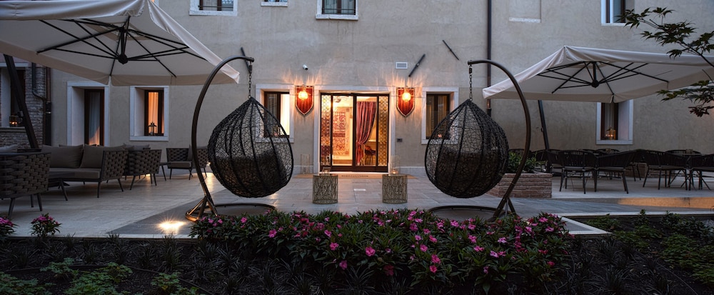 Santa Croce Boutique Hotel — 4-Star Luxury Hotel in Venice, Italy